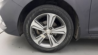 Used 2018 Hyundai Verna [2017-2020] 1.6 VTVT SX Petrol Manual tyres LEFT FRONT TYRE RIM VIEW
