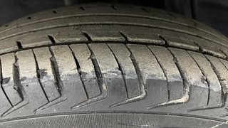 Used 2018 Renault Kwid Climber 1.0 Petrol+cng(Outside fitted) Petrol+cng Manual tyres RIGHT REAR TYRE TREAD VIEW
