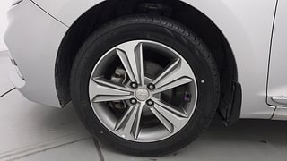 Used 2017 Hyundai Verna SX (O) 1.6 VTVT AT Petrol Automatic tyres LEFT FRONT TYRE RIM VIEW