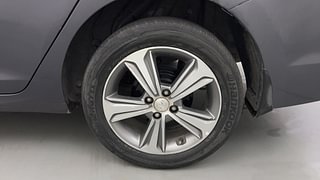 Used 2018 Hyundai Verna [2017-2020] 1.6 VTVT SX Petrol Manual tyres LEFT REAR TYRE RIM VIEW