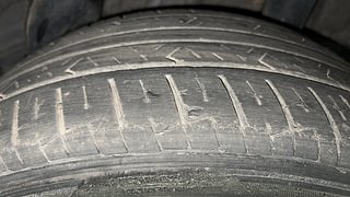 Used 2018 Hyundai Verna [2017-2020] 1.6 VTVT SX Petrol Manual tyres LEFT REAR TYRE TREAD VIEW