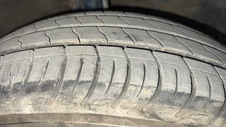 Used 2012 Maruti Suzuki Swift Dzire ZXI Petrol Manual tyres RIGHT FRONT TYRE TREAD VIEW