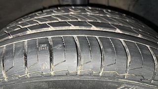 Used 2018 Hyundai Verna [2017-2020] 1.6 VTVT SX Petrol Manual tyres RIGHT FRONT TYRE TREAD VIEW