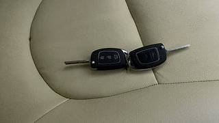 Used 2015 Hyundai Verna [2011-2015] Fluidic 1.6 VTVT SX Petrol Manual extra CAR KEY VIEW