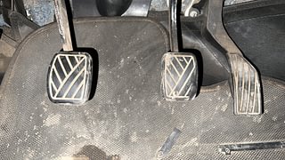 Used 2013 Maruti Suzuki Swift [2011-2017] VXi Petrol Manual interior PEDALS VIEW