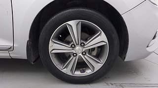 Used 2017 Hyundai Verna SX (O) 1.6 VTVT AT Petrol Automatic tyres RIGHT FRONT TYRE RIM VIEW