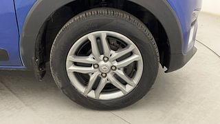 Used 2023 Renault Triber RXZ AMT Petrol Automatic tyres RIGHT FRONT TYRE RIM VIEW