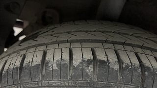 Used 2016 Hyundai Grand i10 [2013-2017] Magna AT 1.2 Kappa VTVT Petrol Automatic tyres RIGHT REAR TYRE TREAD VIEW
