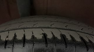 Used 2017 Maruti Suzuki Ignis [2017-2020] Zeta AMT Petrol Dual Tone Petrol Automatic tyres RIGHT REAR TYRE TREAD VIEW