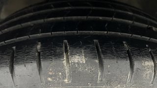 Used 2016 Maruti Suzuki Baleno [2015-2019] Zeta Petrol Petrol Manual tyres LEFT FRONT TYRE TREAD VIEW