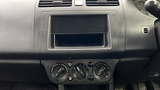 Used 2011 Maruti Suzuki Swift [2007-2011] VXi Petrol Manual interior MUSIC SYSTEM & AC CONTROL VIEW