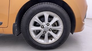 Used 2015 Hyundai Grand i10 Asta AT 1.2 Kappa VTVT Petrol Automatic tyres RIGHT FRONT TYRE RIM VIEW