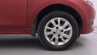 Used 2018 Tata Tiago [2016-2020] Revotron XZ Petrol Manual tyres RIGHT FRONT TYRE RIM VIEW