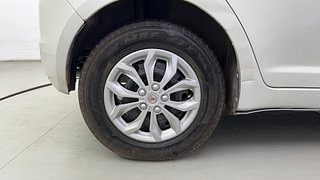 Used 2011 Maruti Suzuki Swift [2007-2011] VXi Petrol Manual tyres RIGHT REAR TYRE RIM VIEW