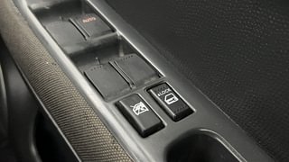 Used 2011 Maruti Suzuki Swift [2007-2011] VXi Petrol Manual top_features Central locking