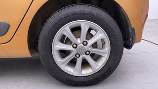 Used 2015 Hyundai Grand i10 Asta AT 1.2 Kappa VTVT Petrol Automatic tyres LEFT REAR TYRE RIM VIEW