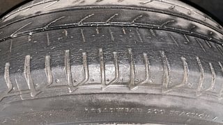 Used 2015 Hyundai Elite i20 [2014-2018] Asta 1.2 Petrol Manual tyres RIGHT FRONT TYRE TREAD VIEW