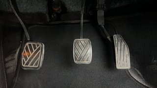 Used 2016 Maruti Suzuki Baleno [2015-2019] Zeta Petrol Petrol Manual interior PEDALS VIEW