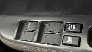 Used 2011 Maruti Suzuki Swift [2007-2011] VXi Petrol Manual top_features Power windows