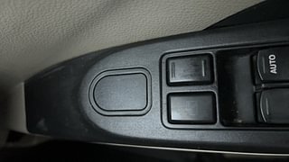 Used 2014 Maruti Suzuki Celerio VXI AMT Petrol Automatic top_features Central locking