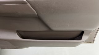 Used 2012 Maruti Suzuki Estilo [2009-2014] LXi Petrol Manual top_features Door pockets