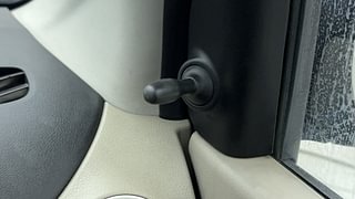 Used 2014 Maruti Suzuki Celerio VXI AMT Petrol Automatic top_features Adjustable ORVM