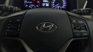 Used 2019 Hyundai Tucson [2016-2020] GLS 4WD AT Diesel Diesel Automatic top_features Steering mounted controls