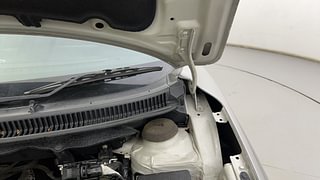 Used 2016 Maruti Suzuki Baleno [2015-2019] Zeta Petrol Petrol Manual engine ENGINE LEFT SIDE HINGE & APRON VIEW
