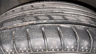 Used 2015 Hyundai Elite i20 [2014-2018] Sportz 1.2 Petrol Manual tyres LEFT FRONT TYRE TREAD VIEW
