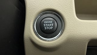 Used 2015 Maruti Suzuki Ciaz [2014-2017] ZXi Petrol Manual top_features Keyless start