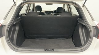 Used 2018 Hyundai Elite i20 [2018-2020] Sportz 1.2 Petrol Manual interior DICKY INSIDE VIEW