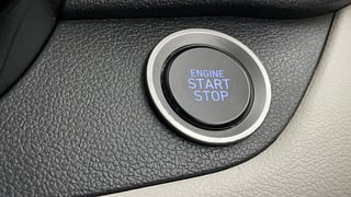 Used 2023 Hyundai Aura SX 1.2 CNG Petrol+cng Manual top_features Keyless start
