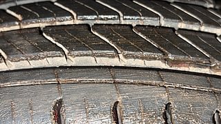 Used 2016 Maruti Suzuki Alto 800 [2012-2016] Lxi Petrol Manual tyres LEFT FRONT TYRE TREAD VIEW