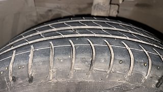 Used 2015 Maruti Suzuki Ciaz [2014-2017] ZXi Petrol Manual tyres LEFT FRONT TYRE TREAD VIEW