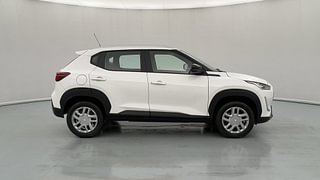Used 2022 Nissan Magnite XL Petrol Manual exterior RIGHT SIDE VIEW