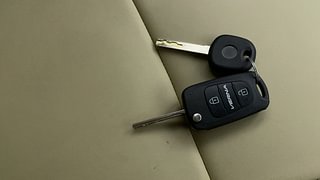 Used 2013 Hyundai Verna [2011-2015] Fluidic 1.6 CRDi SX Diesel Manual extra CAR KEY VIEW