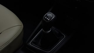 Used 2015 Hyundai Elite i20 [2014-2018] Sportz 1.2 Petrol Manual interior GEAR  KNOB VIEW
