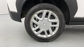 Used 2022 Nissan Magnite XL Petrol Manual tyres RIGHT REAR TYRE RIM VIEW