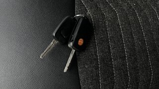 Used 2023 Renault Triber RXT Petrol+cng(outside fitted) Petrol+cng Manual extra CAR KEY VIEW