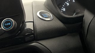 Used 2018 Ford EcoSport [2017-2020] Titanium + 1.5L Ti-VCT AT Petrol Automatic top_features Keyless start