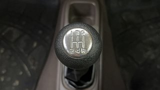Used 2012 Maruti Suzuki Estilo [2009-2014] LXi Petrol Manual interior GEAR  KNOB VIEW