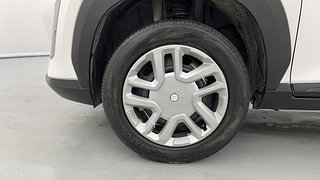 Used 2022 Nissan Magnite XL Petrol Manual tyres LEFT FRONT TYRE RIM VIEW