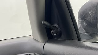 Used 2011 Maruti Suzuki Swift [2007-2011] VXi Petrol Manual top_features Adjustable ORVM