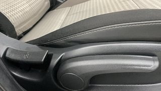 Used 2018 Hyundai Elite i20 [2018-2020] Sportz 1.2 Petrol Manual top_features Driver height adjustable seat