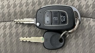 Used 2018 Hyundai Elite i20 [2018-2020] Sportz 1.2 Petrol Manual extra CAR KEY VIEW