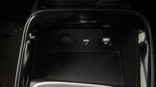Used 2022 Kia Sonet GTX Plus 1.0 iMT Petrol Manual top_features Wireless phone charging