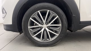 Used 2019 Hyundai Tucson [2016-2020] GLS 4WD AT Diesel Diesel Automatic tyres LEFT FRONT TYRE RIM VIEW
