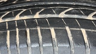 Used 2016 Honda City V Petrol Manual tyres RIGHT FRONT TYRE TREAD VIEW