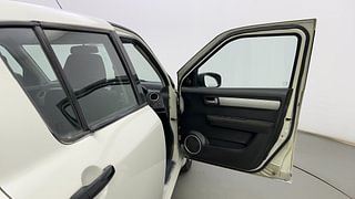 Used 2011 Maruti Suzuki Swift [2007-2011] VXi Petrol Manual interior RIGHT FRONT DOOR OPEN VIEW