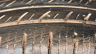 Used 2016 Maruti Suzuki Alto 800 [2012-2016] Lxi Petrol Manual tyres RIGHT FRONT TYRE TREAD VIEW